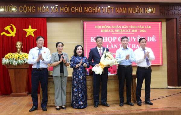 Ông Từ Thái Giang được bầu làm Phó Chủ tịch HĐND tỉnh Đắk Lắk