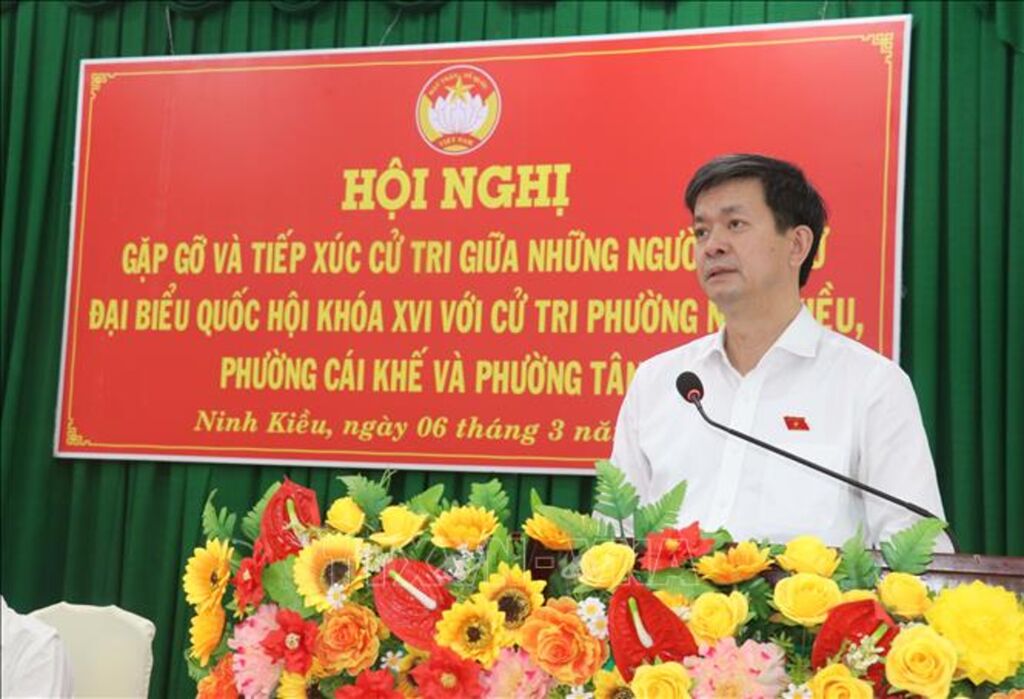 Ông Lê Quang Tùng, Ủy viên BCH Trung ương Đảng, Đại biểu Quốc hội khóa XV, ứng cử viên đại biểu QH khóa XVI, Bí thư Thành ủy Cần Thơ phát biểu.