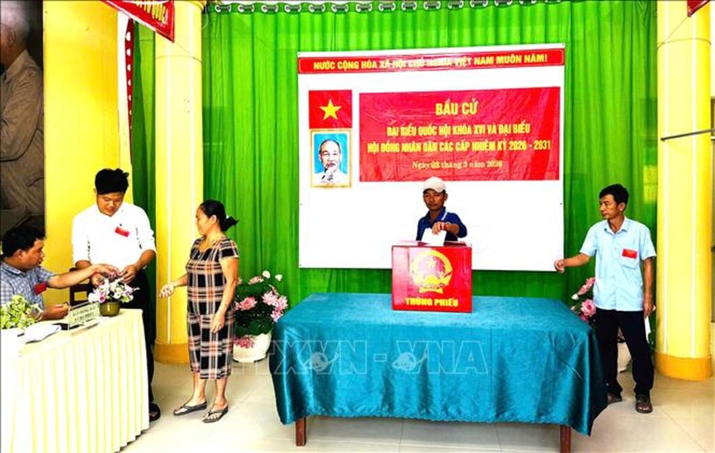 Cử tri đặc khu Thổ Châu tham gia bầu cử, sáng 8/3.&nbsp;