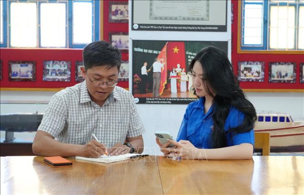 Sinh viên Trường Đại học Nha Trang (Khánh Hòa) chia sẻ với phóng viên TTXVN về nguyện vọng của cử tri trẻ đối với cuộc bầu cử đại biểu Quốc hội khóa XVI và Hội đồng nhân dân các cấp nhiệm kỳ 2026 - 2031.&nbsp;