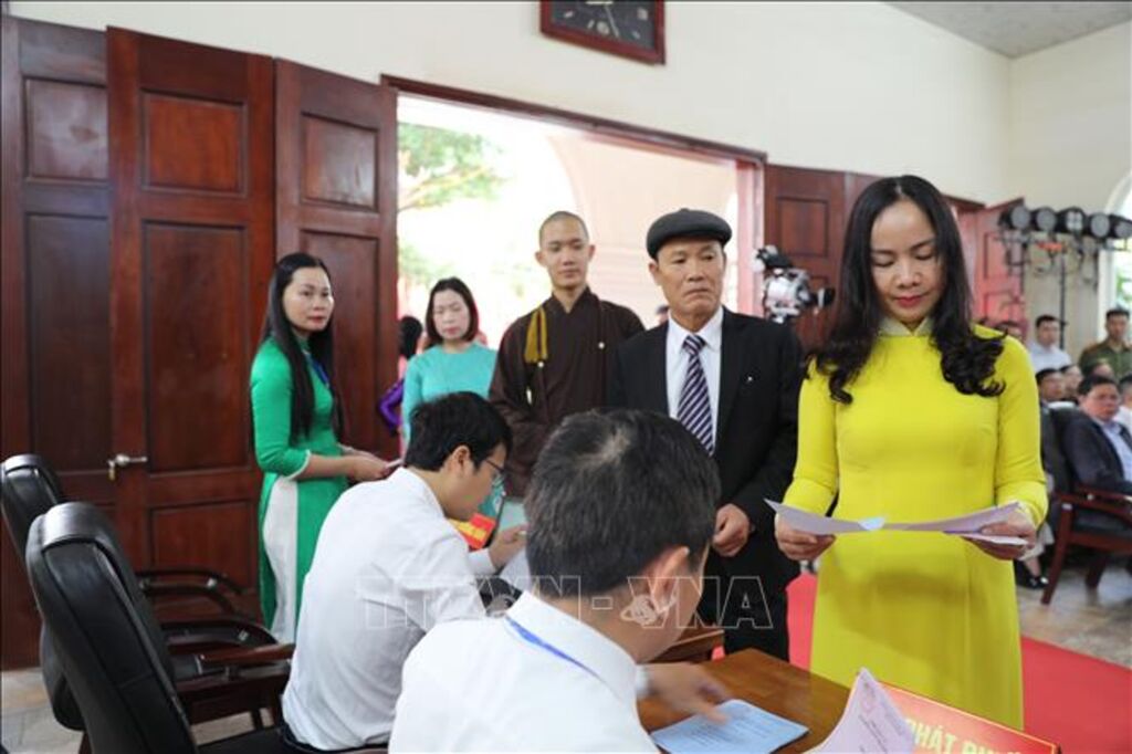 Vận hành mẫu tại khu vực bỏ phiếu số 58 (Nhà văn hóa tổ dân phố Bình Minh, phường Hạc Thành, tỉnh Thanh Hóa).&nbsp;