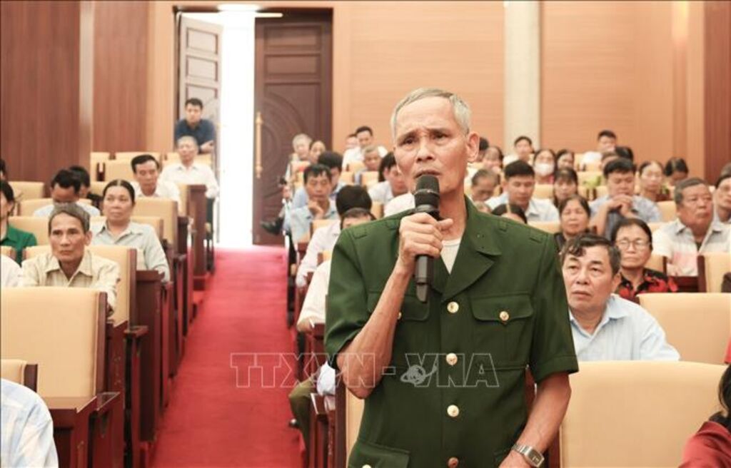 Cử tri phường Việt Trì phát biểu tại buổi tiếp xúc với người ứng cử đại biểu Quốc hội khóa XVI và đại biểu HĐND các cấp, nhiệm kỳ 2026 - 2031. Ảnh: Nguyễn Thảo - TTXVN. Cử tri phường Việt Trì phát biểu tại buổi tiếp xúc với người ứng cử đại biểu Quốc hội khóa XVI và đại biểu HĐND các cấp, nhiệm kỳ 2026 - 2031.