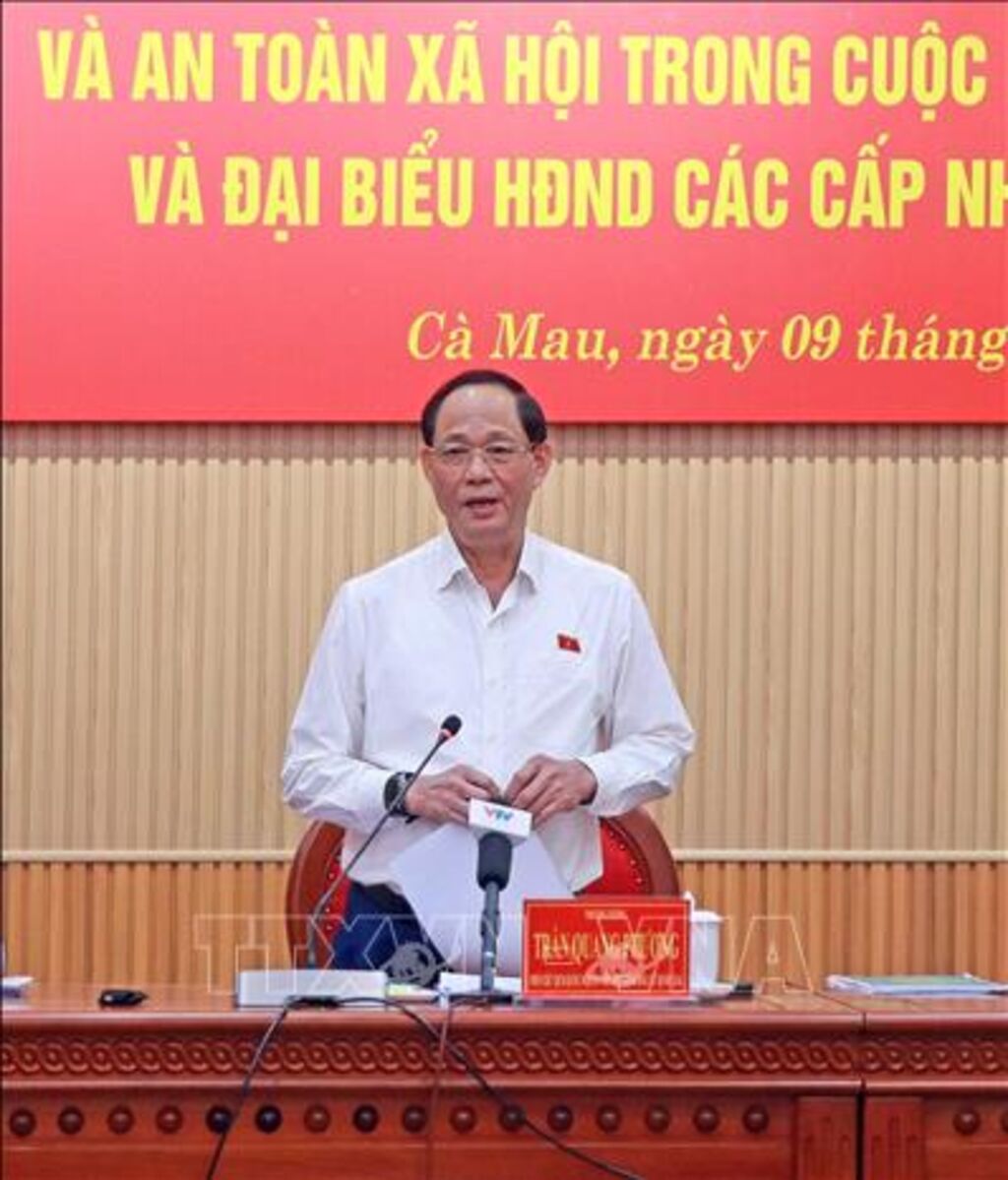 Phó Chủ tịch Quốc hội Trần Quang Phương phát biểu chỉ đạo tại buổi làm việc.&nbsp;