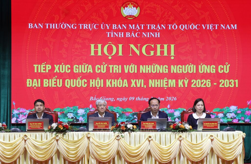 Các ứng cử viên đại biểu Quốc hội khóa XVI tại hội nghị tiếp xúc cử tri ở phường Bắc Giang, tỉnh Bắc Ninh. Ảnh: Thanh Thương - TTXVN. Các ứng cử viên đại biểu Quốc hội khóa XVI tại hội nghị tiếp xúc cử tri ở phường Bắc Giang, tỉnh Bắc Ninh.