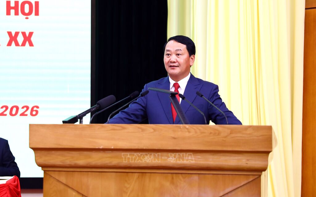 Ông Hầu A Lềnh, Uỷ viên Trung ương Đảng, Bí thư Tỉnh uỷ Tuyên Quang, trình bày chương trình hành động tại Hội nghị. Ảnh: Quang Cường - TTXVN. Ông Hầu A Lềnh, Uỷ viên Trung ương Đảng, Bí thư Tỉnh uỷ Tuyên Quang, trình bày chương trình hành động tại Hội nghị.